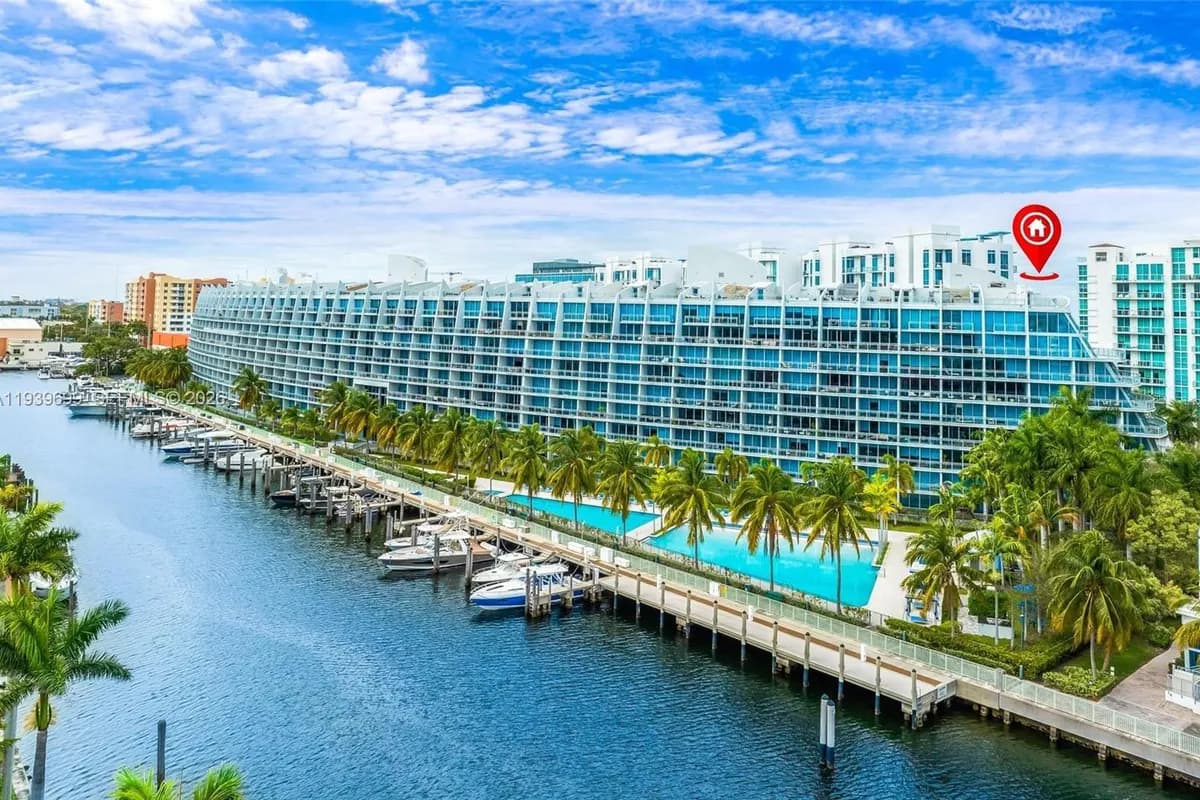 2950 NE 188th St, Aventura FL 33180