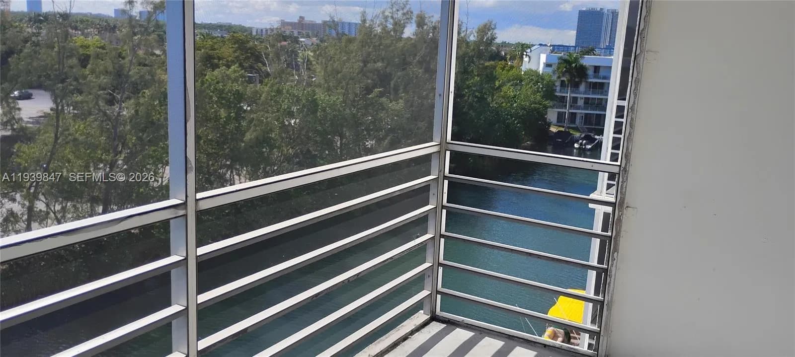 3660 NE 166th St # 607, North Miami Beach FL 33160