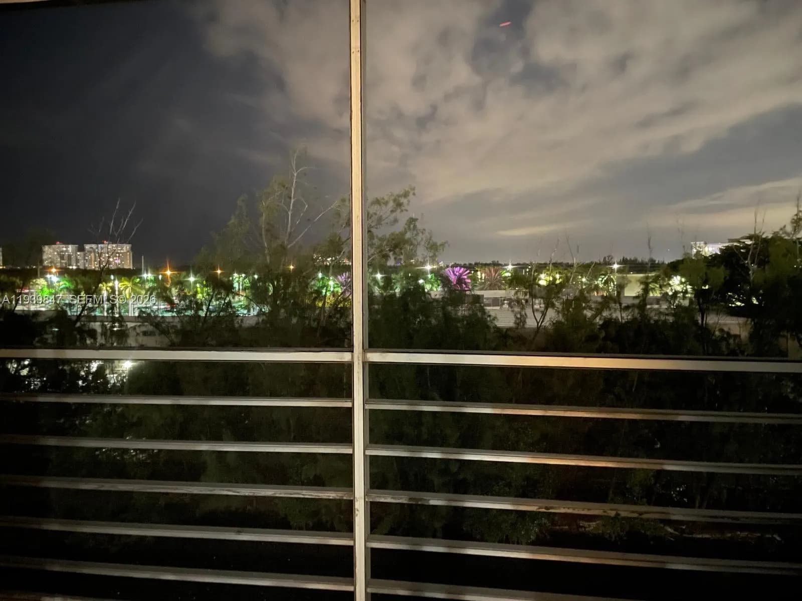 3660 NE 166th St # 607, North Miami Beach FL 33160