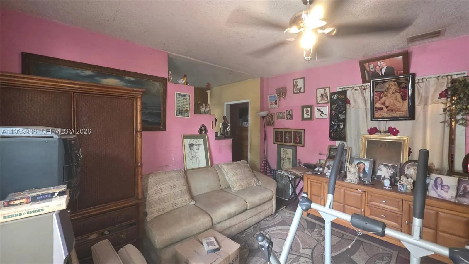 2 bedroom 1 bath for sale at 17301 NE 4th Ave, North Miami Beach FL 33162