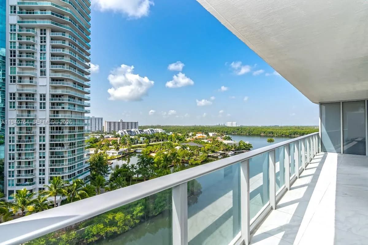 2 bedroom 3 bath for sale at 300 Sunny Isles Blvd # 904, Sunny Isles Beach FL 33160