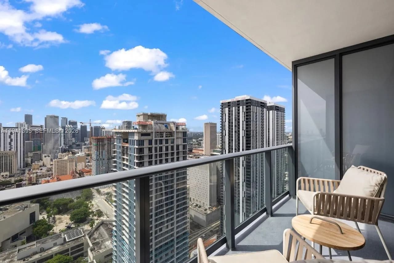 159 NE 6th St # 3512, Miami FL 33132