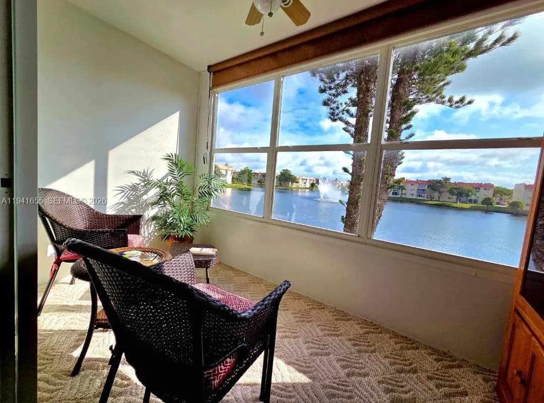 2950 W Sunrise Lakes Dr # 208, Sunrise FL 33322