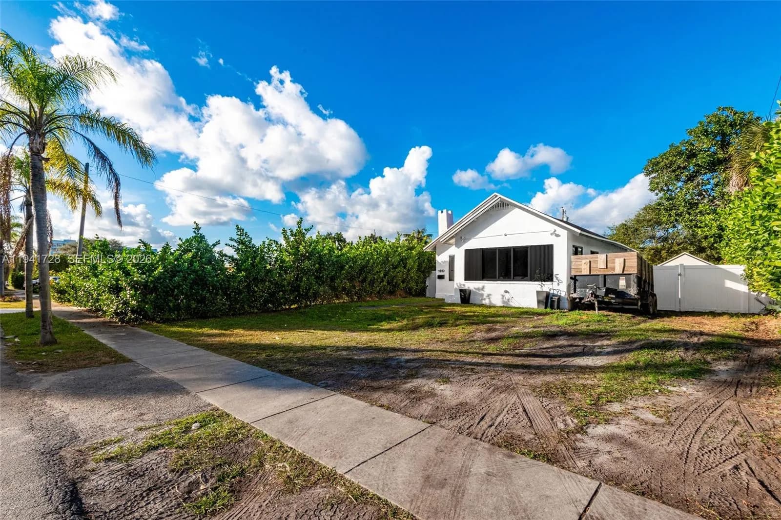 1683 NE 168th St, North Miami Beach FL 33162