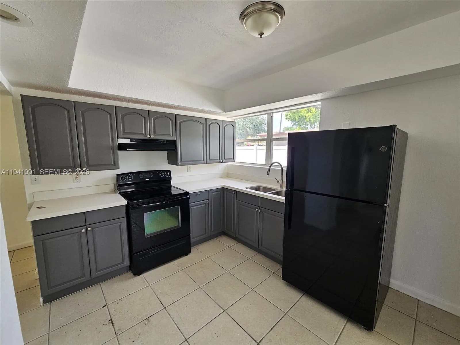 5621 Cleveland St, Hollywood FL 33021