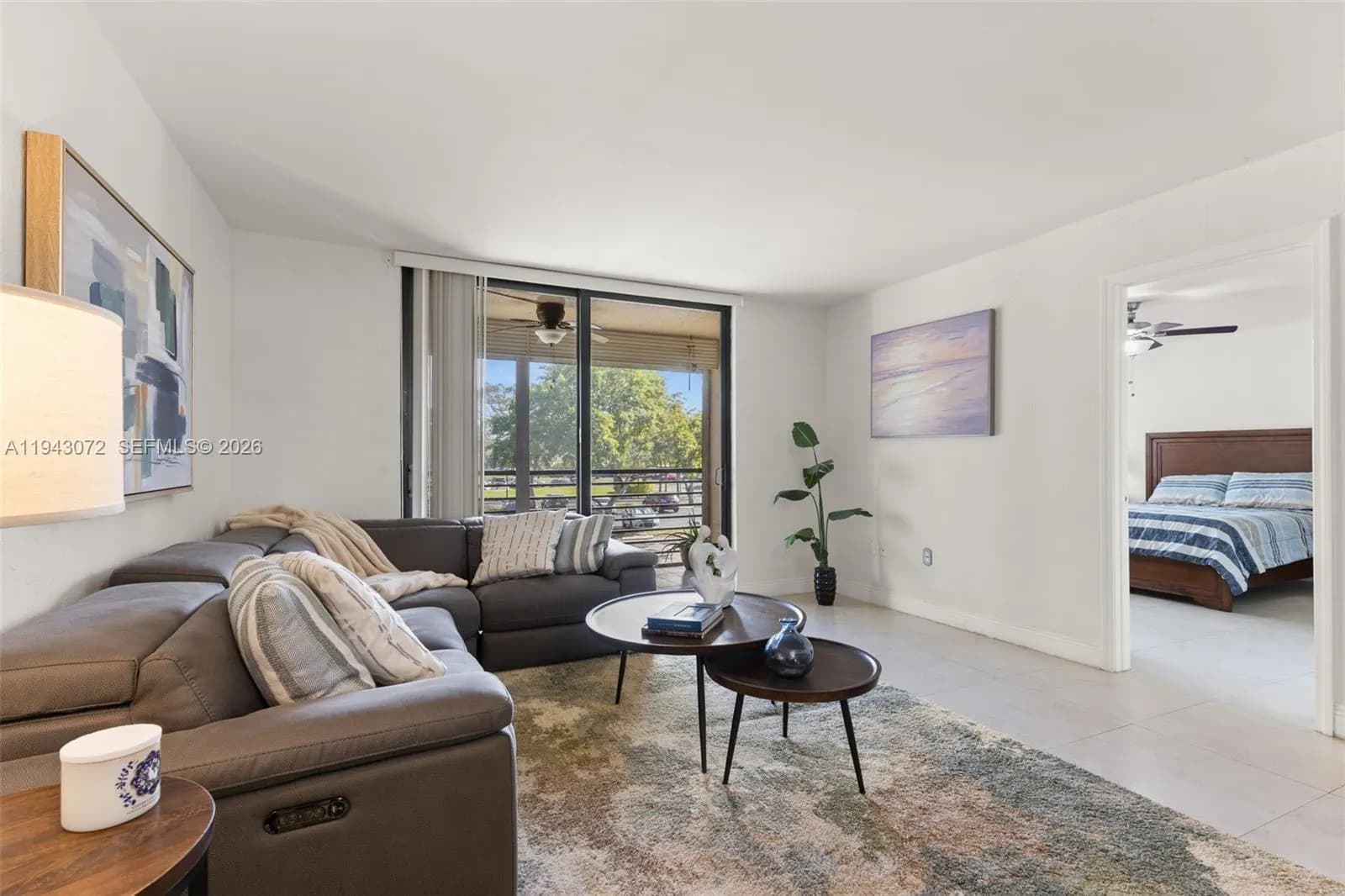 1000 Colony Point Cir # 220, Pembroke Pines FL 33026