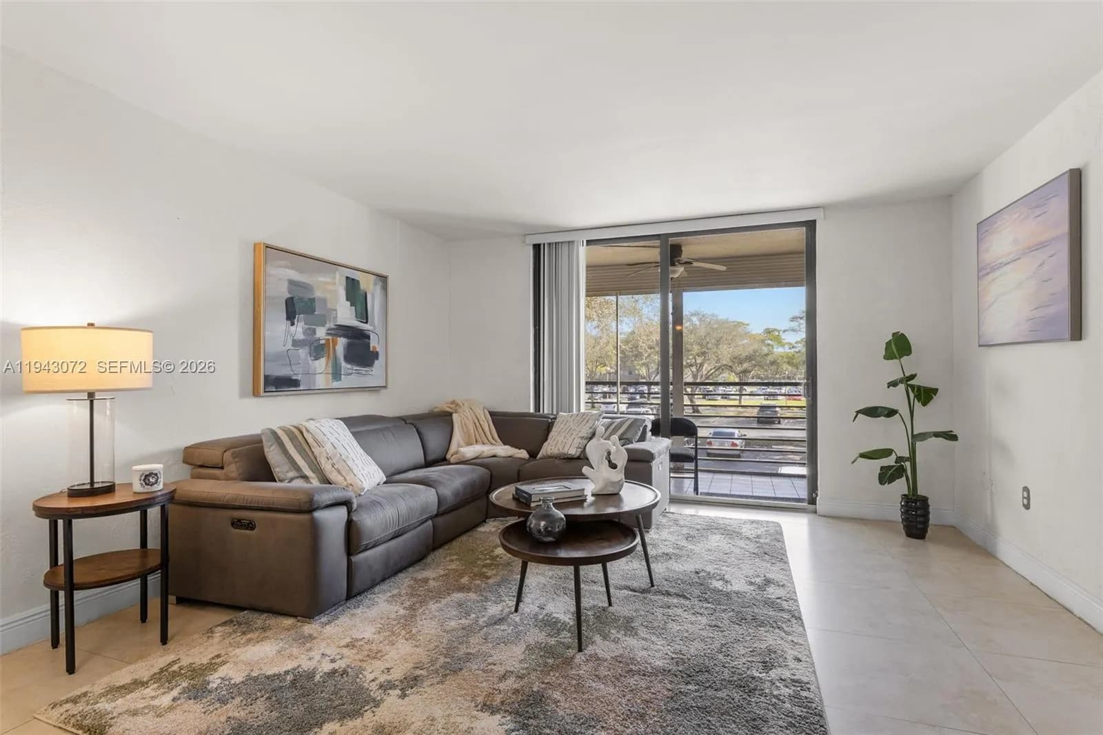 1000 Colony Point Cir # 220, Pembroke Pines FL 33026