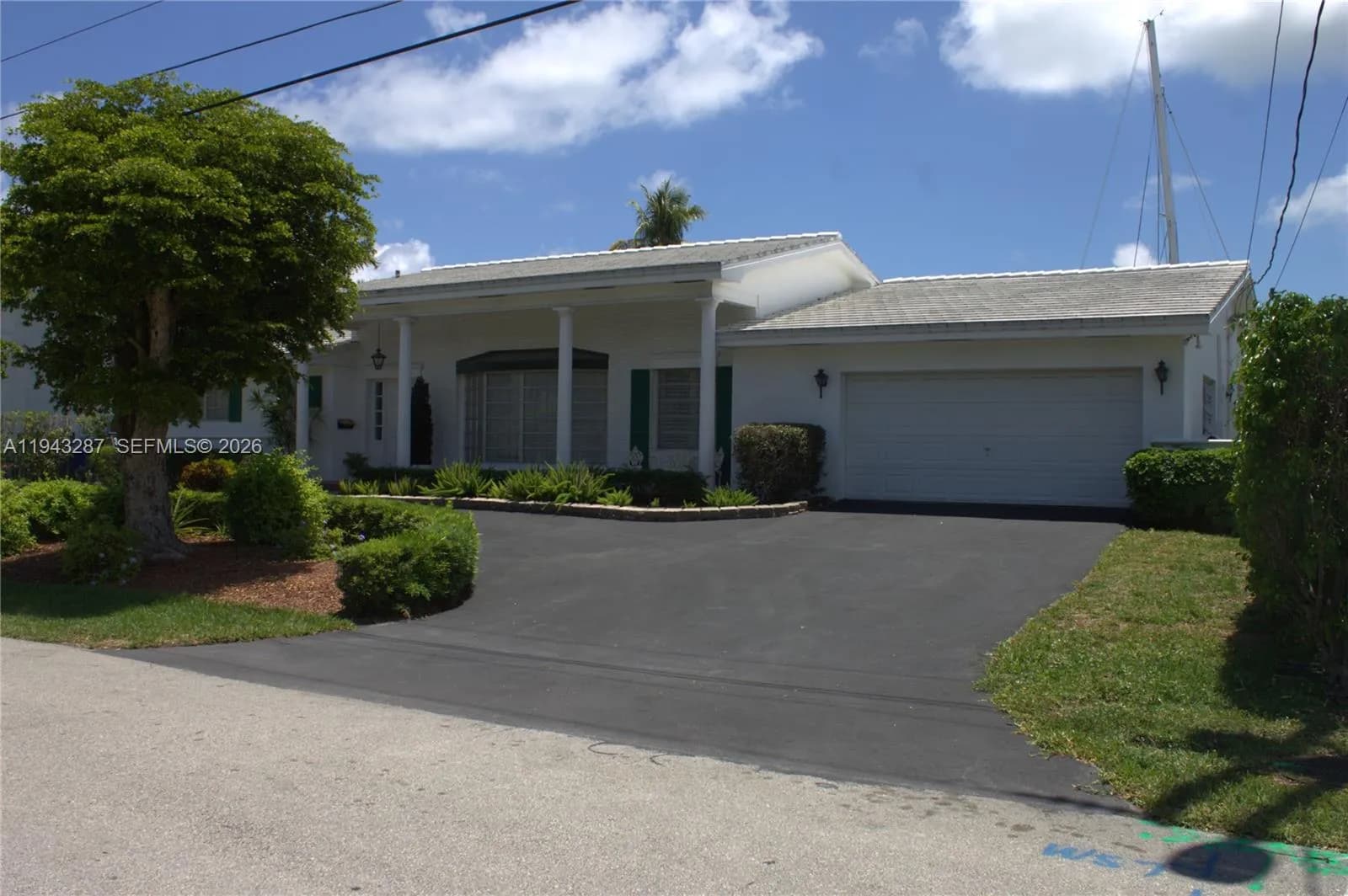 3440 NE 170th St, North Miami Beach FL 33160