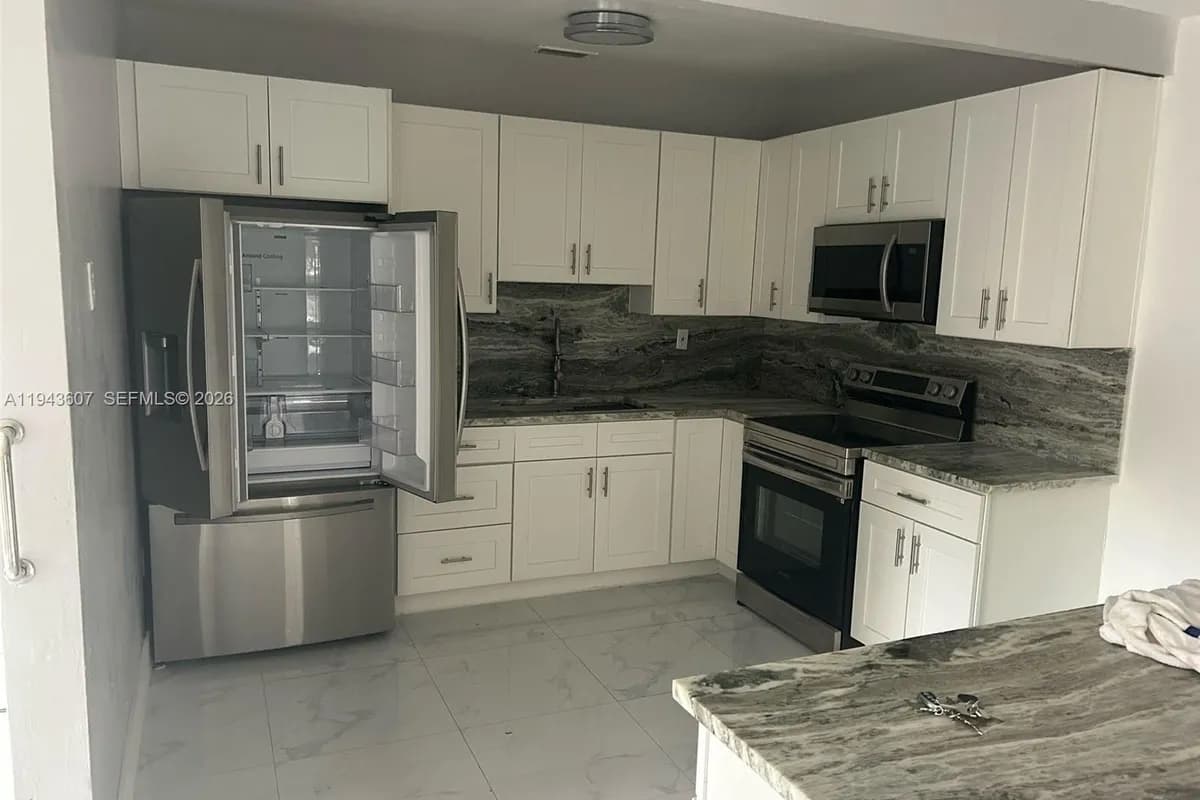 3770 NW 197th St, Miami Gardens FL 33055