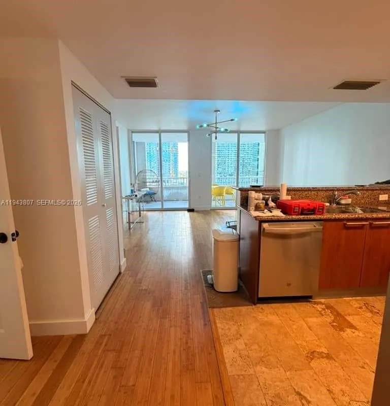 170 SE 14th St # 1807, Miami FL 33131