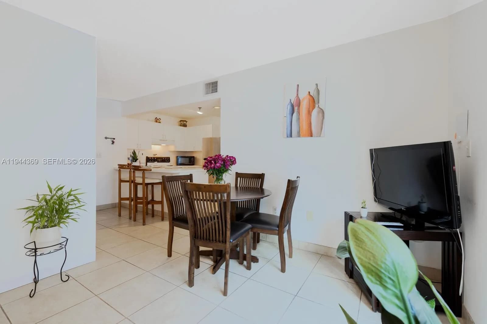 104 SW 9th St # 1207, Miami FL 33130