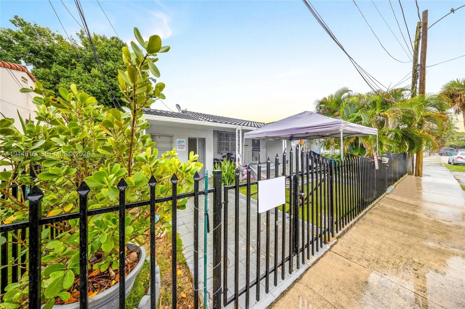 943 SW 9th Ave, Miami FL 33130