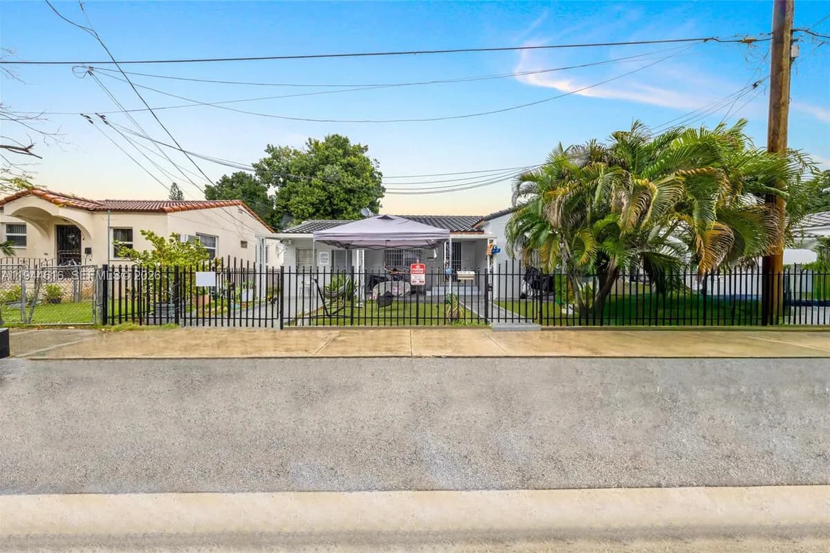 943 SW 9th Ave, Miami FL 33130