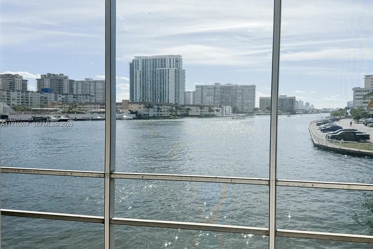 2600 Diana Dr # 209, Hallandale Beach FL 33009