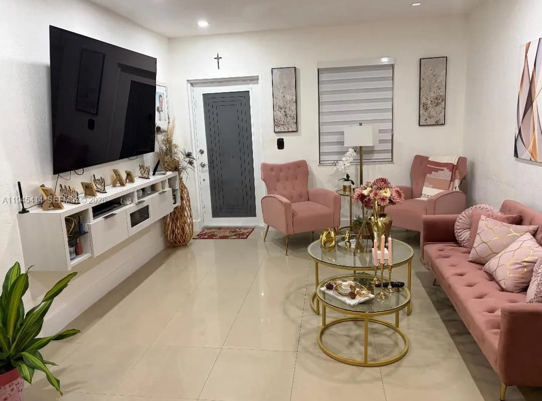 815 E 32nd St, Hialeah FL 33013