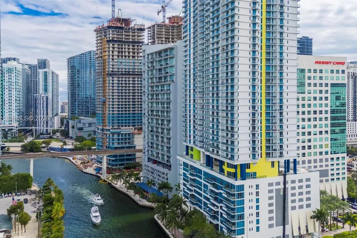 185 SW 7th St # 3508, Miami FL 33130