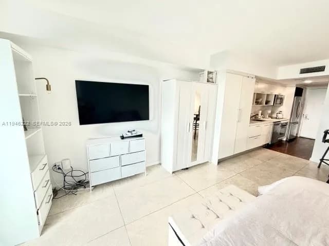 50 Biscayne Blvd # 705, Miami FL 33132