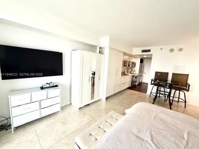 50 Biscayne Blvd # 705, Miami FL 33132