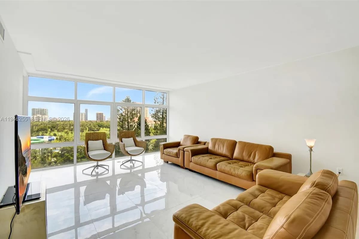 20100 W Country Club Dr # 1005, Aventura FL 33180