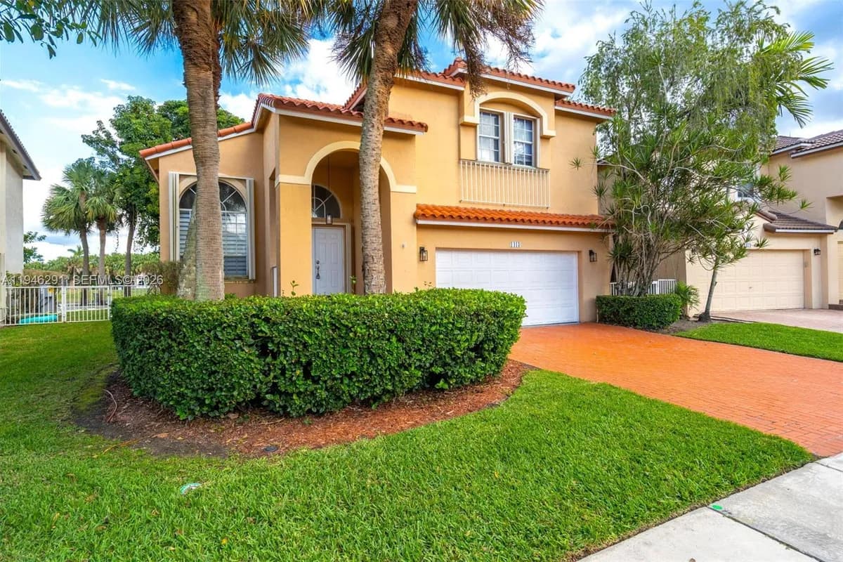 1413 SW 158th Ave, Pembroke Pines FL 33027