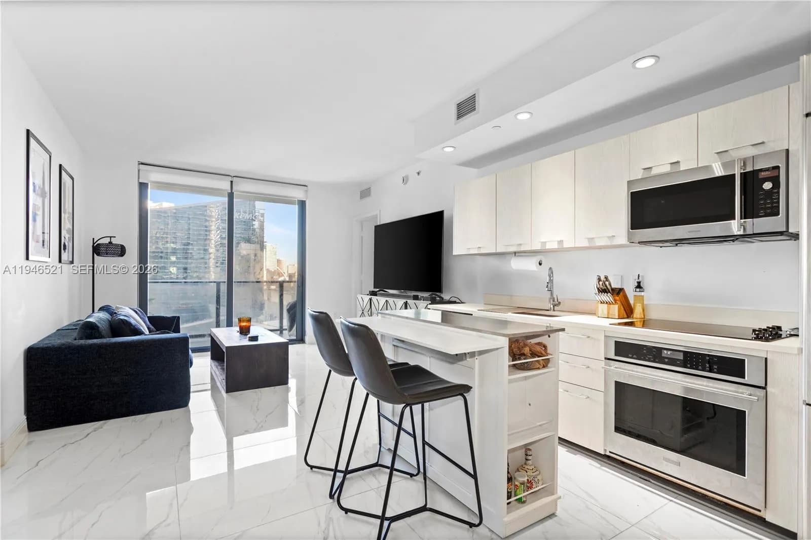 45 SW 9th St # 1209, Miami FL 33130