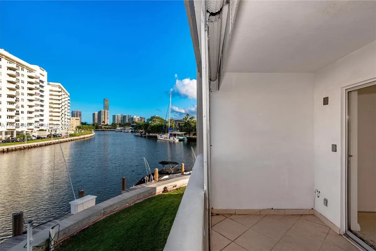 440 Paradise Isle Blvd # 209, Hallandale Beach FL 33009