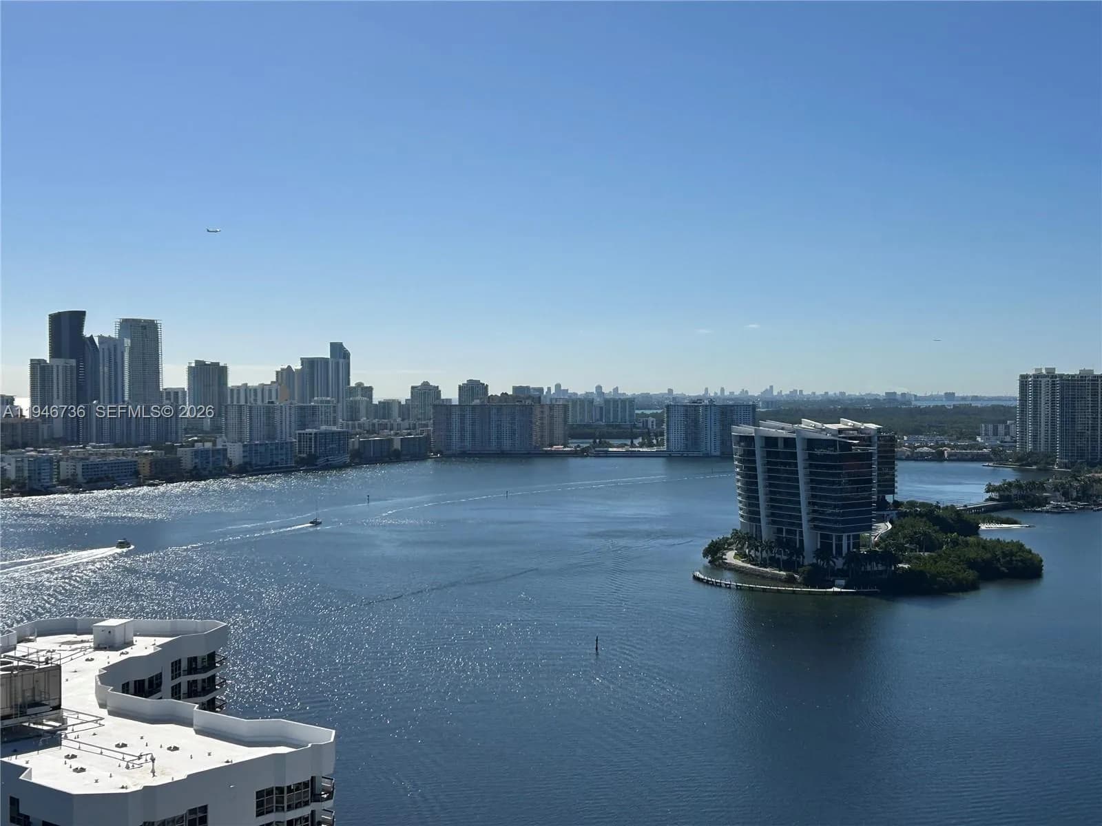 3500 Mystic Pointe Dr, Aventura FL 33180