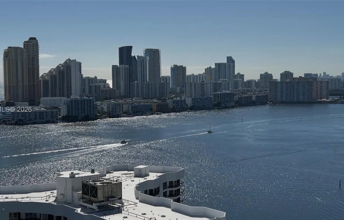 3500 Mystic Pointe Dr, Aventura FL 33180