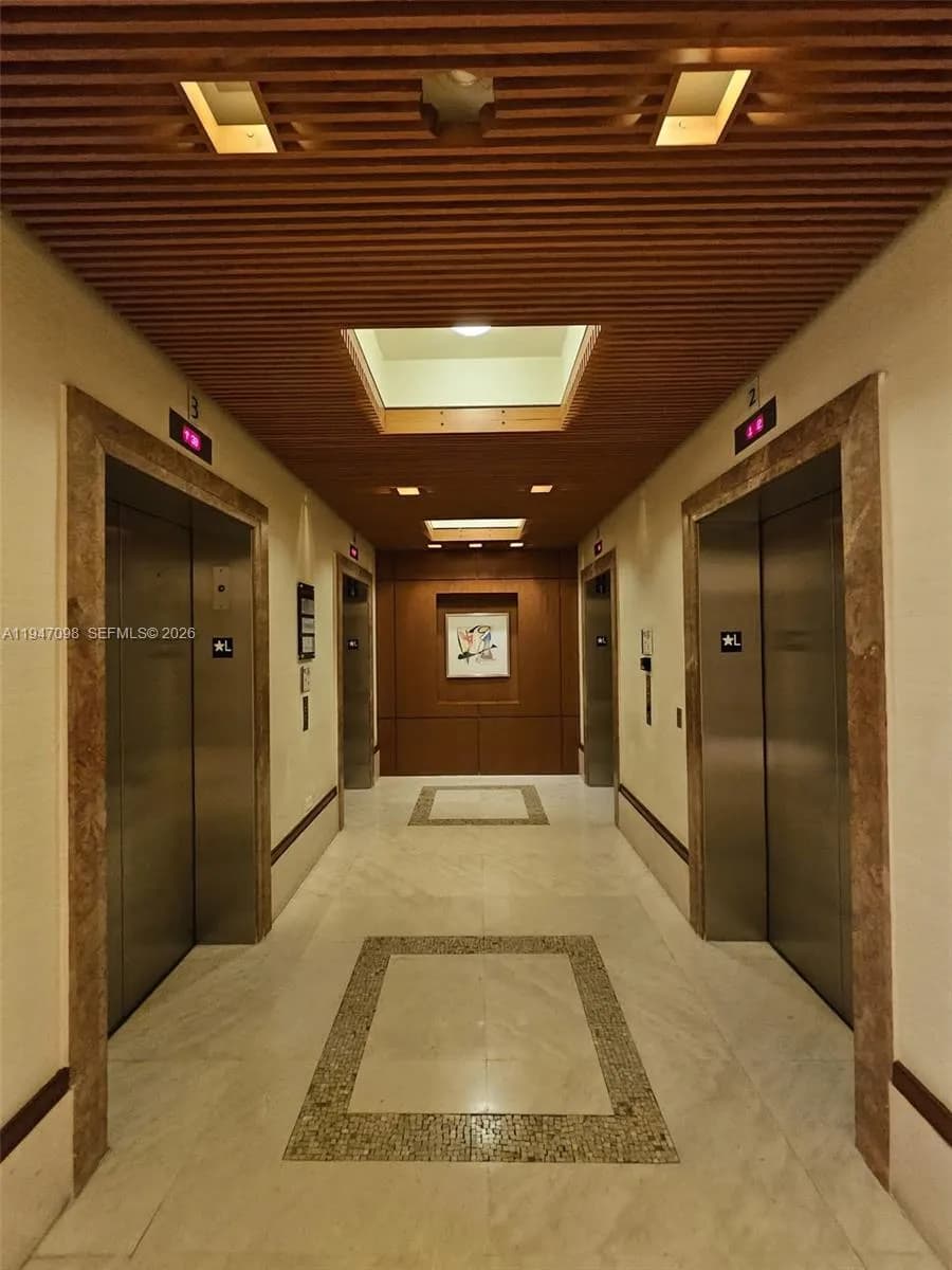 1060 Brickell Ave # 1917, Miami FL 33131