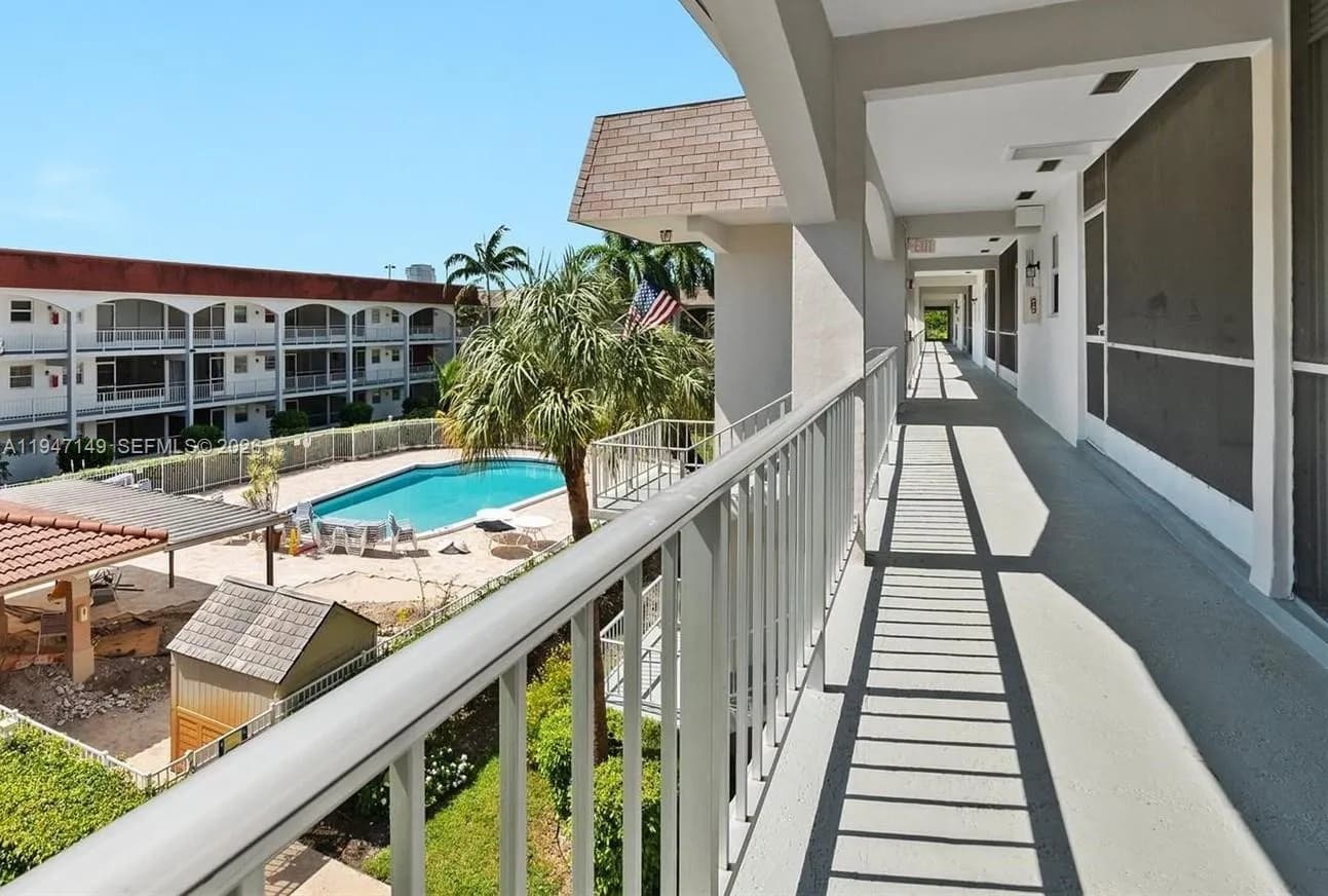 1 bedroom 1 bath for sale at 581 Blue Heron Dr # B, Hallandale Beach FL 33009