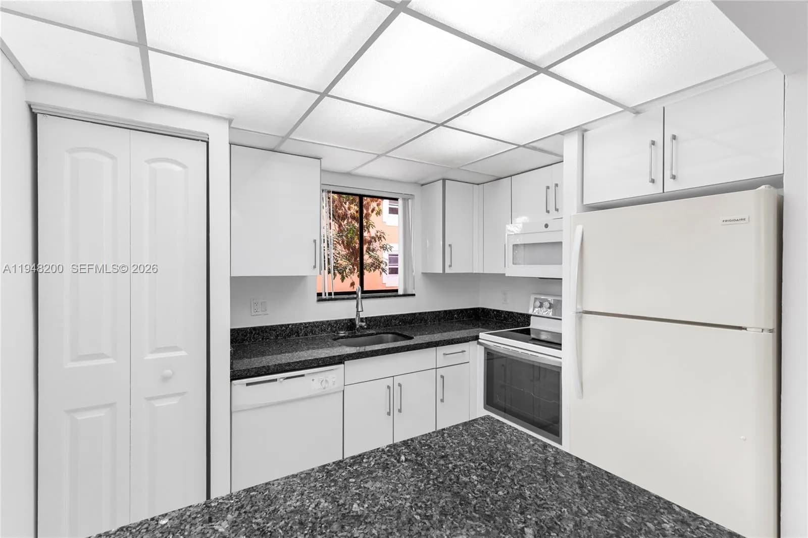 6900 SW 39th St # 208J, Davie FL 33314