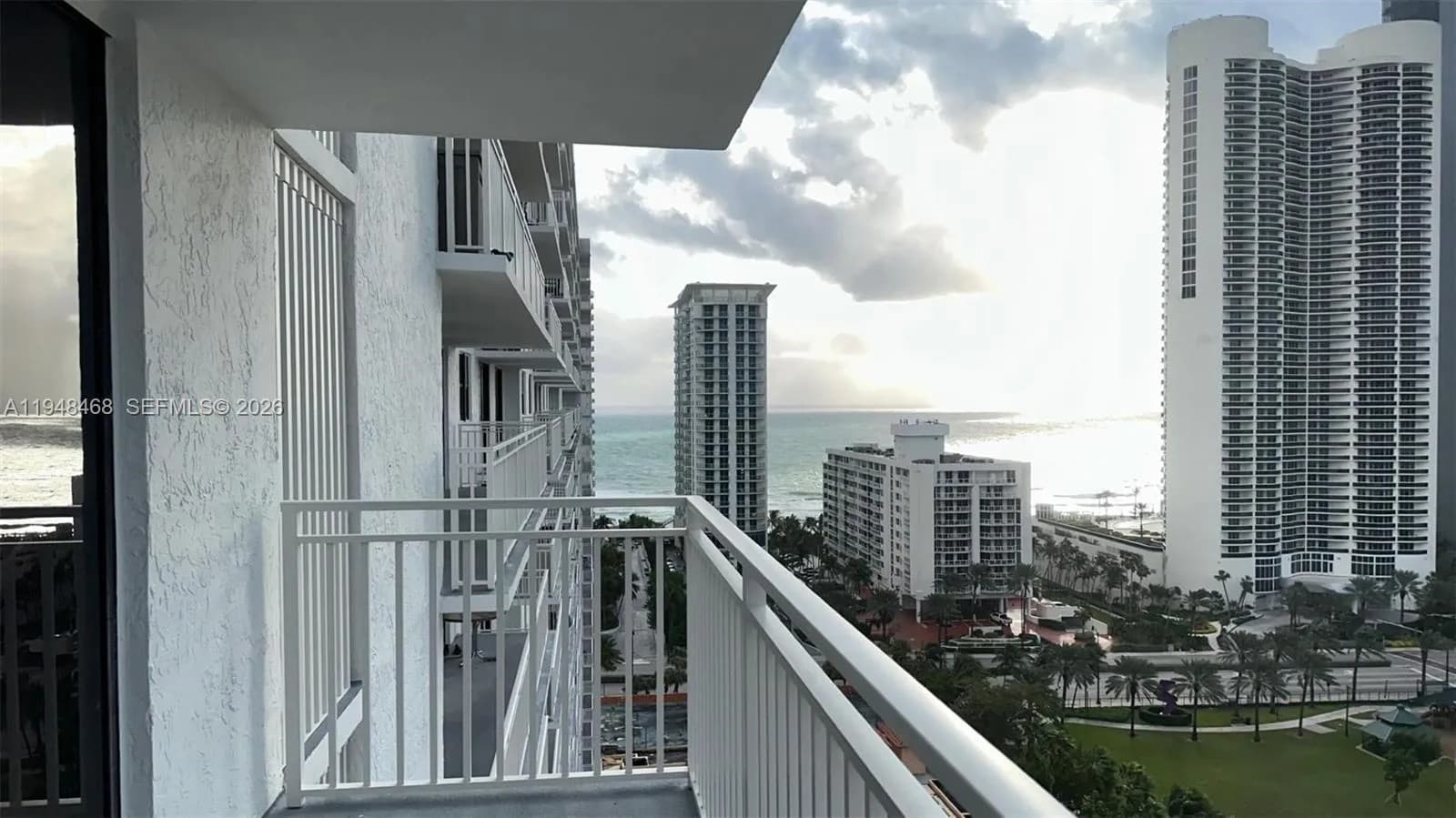 3 bedroom 3 bath for sale at 210 174th St # 1909, Sunny Isles Beach FL 33160