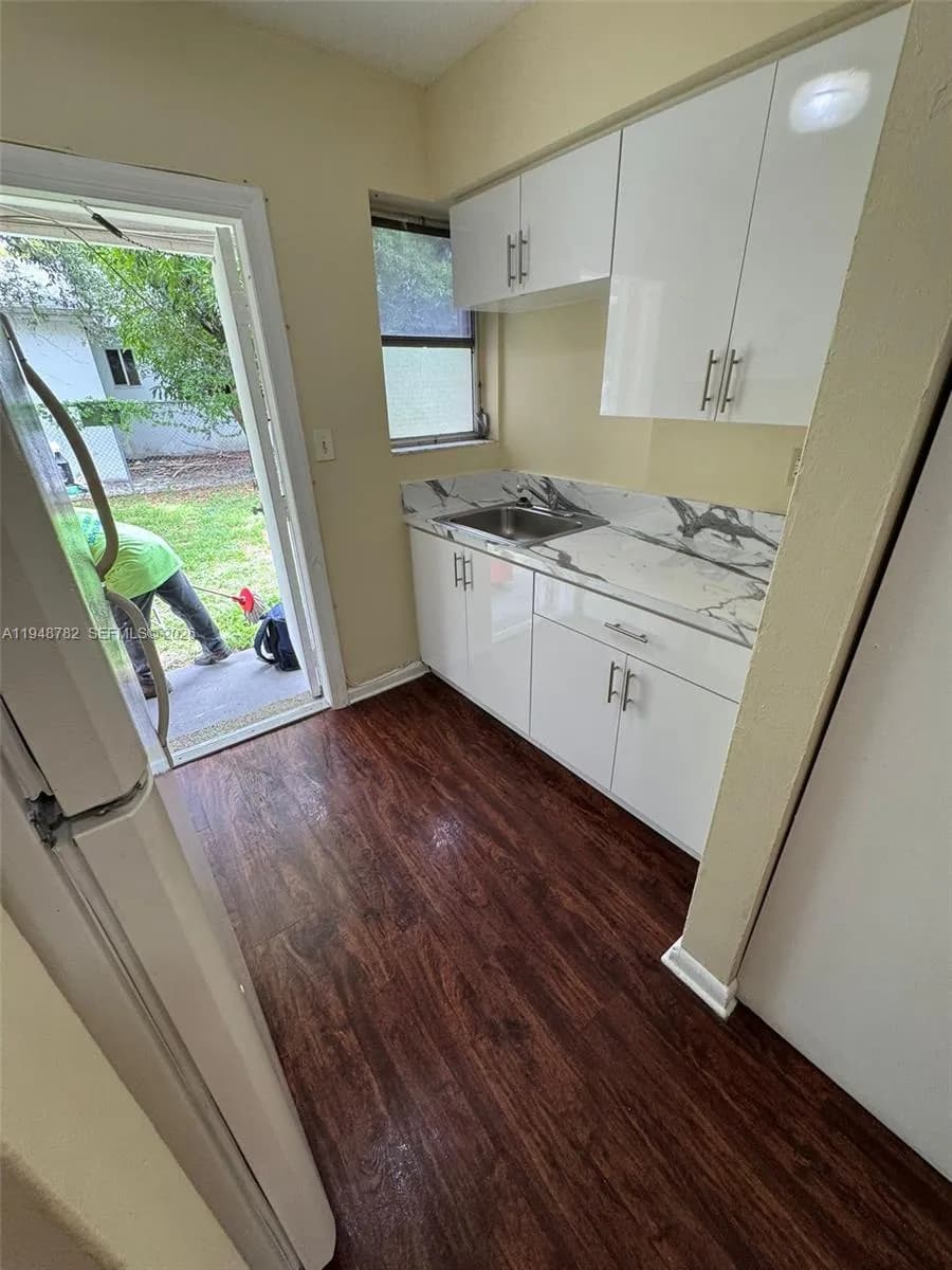 844 NW 18th Ave, Fort Lauderdale FL 33311