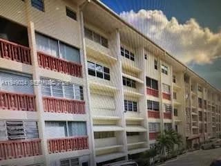 2 bedroom 2 bath for sale at 215 SE 3rd Ave # 307B, Hallandale Beach FL 33009
