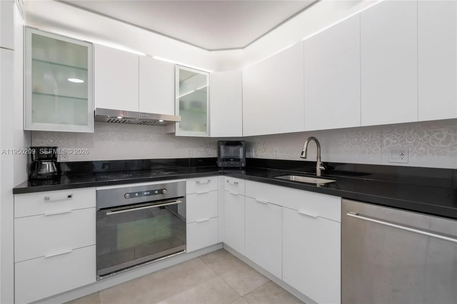 5750 Collins Ave # 15E, Miami Beach FL 33140