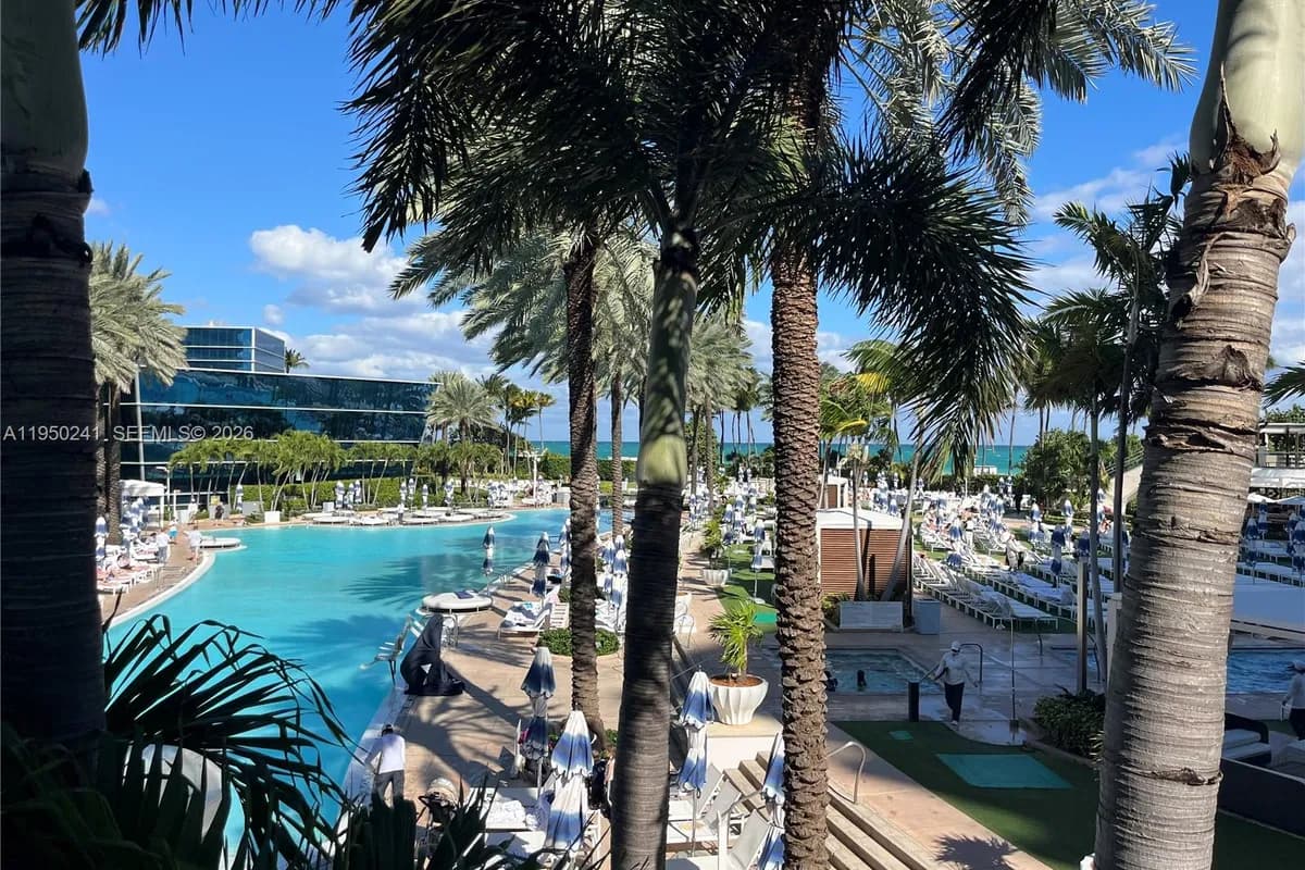 4391 Collins Ave # 419, Miami Beach FL 33140