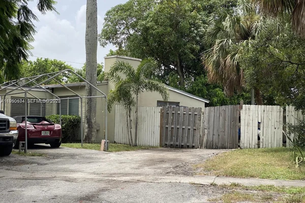 143 SW 21st Way, Fort Lauderdale FL 33312