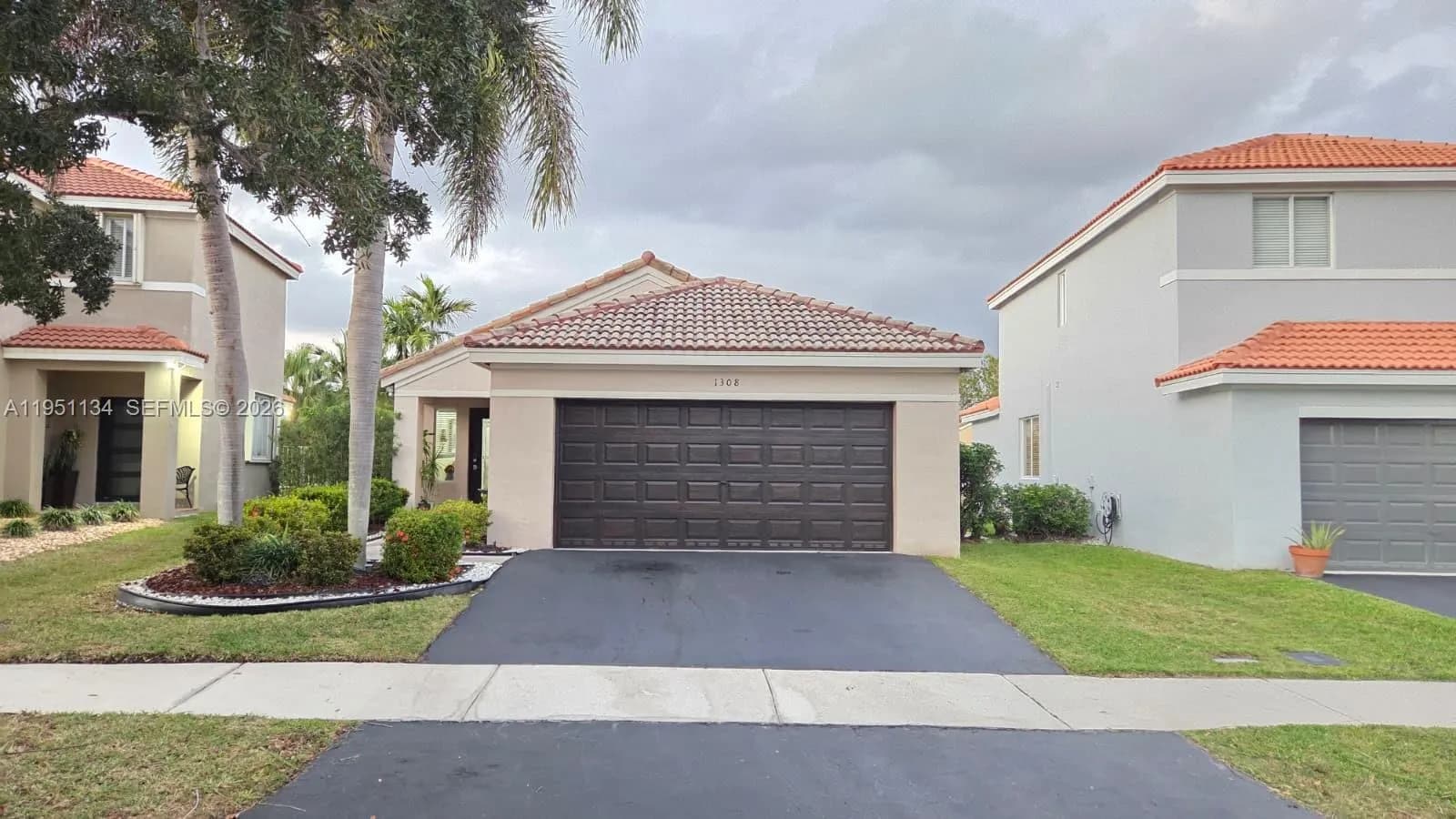 1308 Alexander Bnd, Weston FL 33327