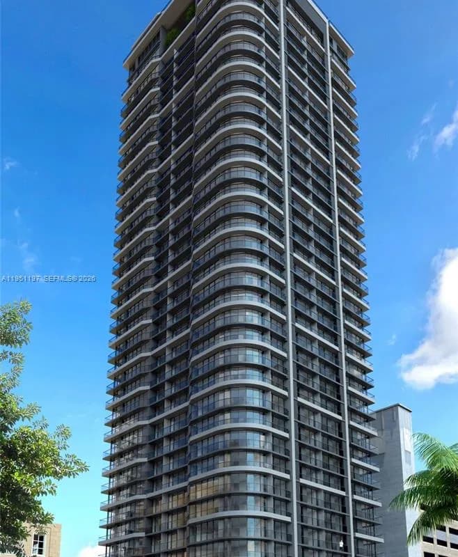 121 NE 5th # 306, Miami FL 33132