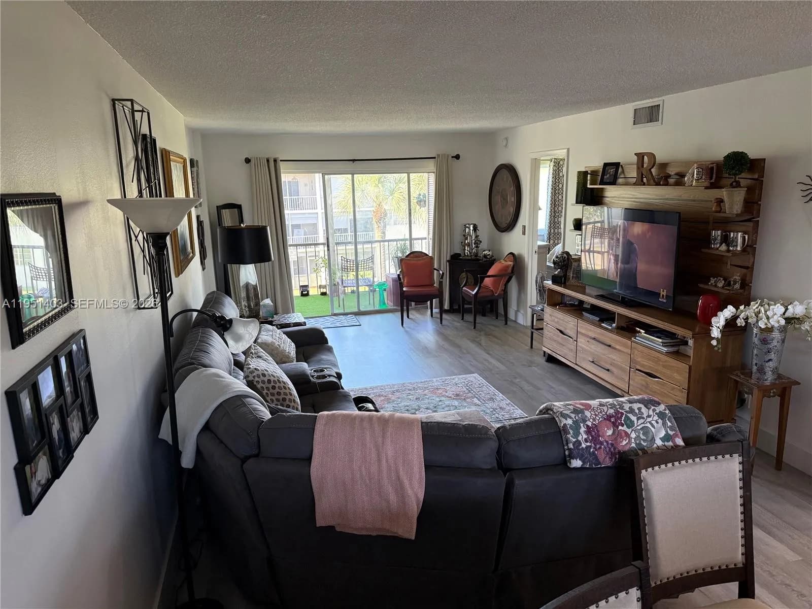 8911 S Hollybrook Blvd # 305, Pembroke Pines FL 33025