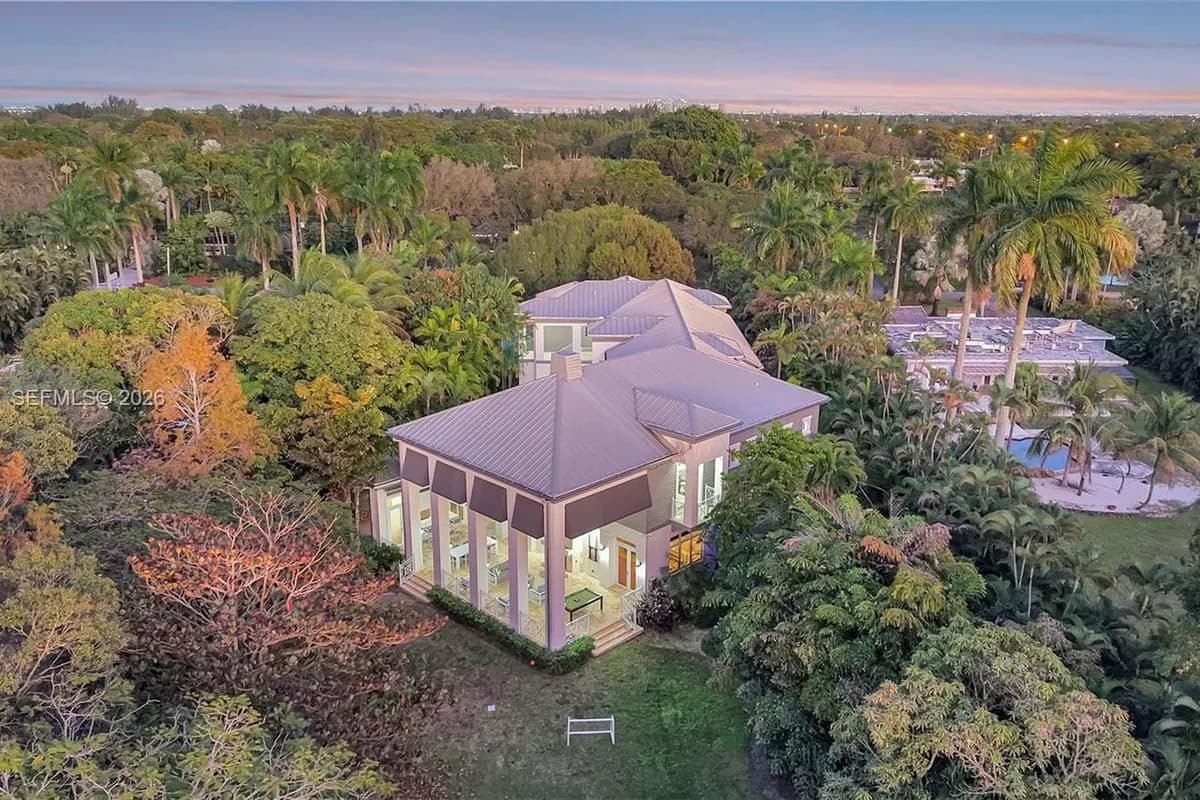 101 Holly Ln, Plantation FL 33317