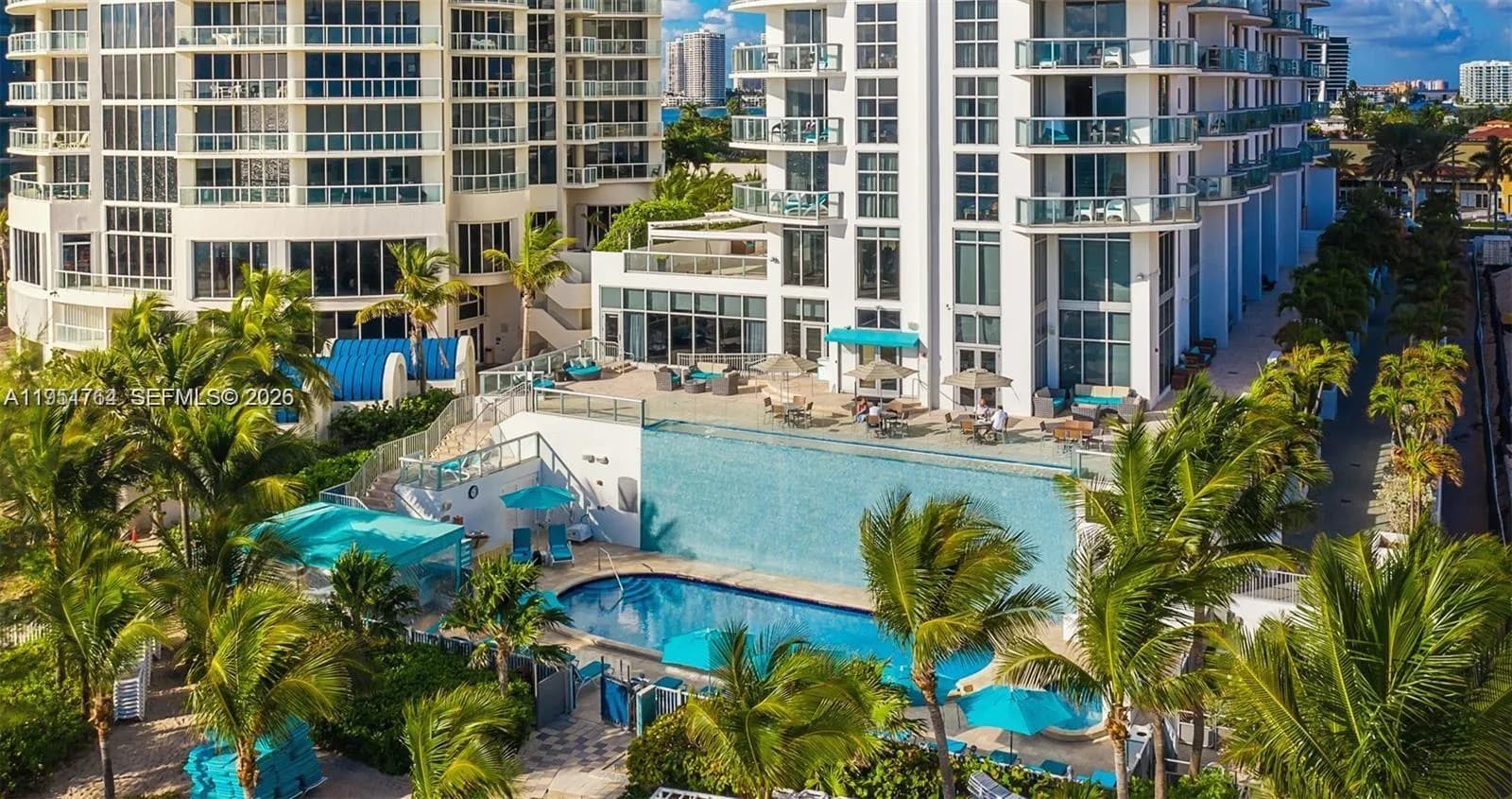 1 bedroom 1 bath for sale at 18683 Collins Ave # 1110, Sunny Isles Beach FL 33160