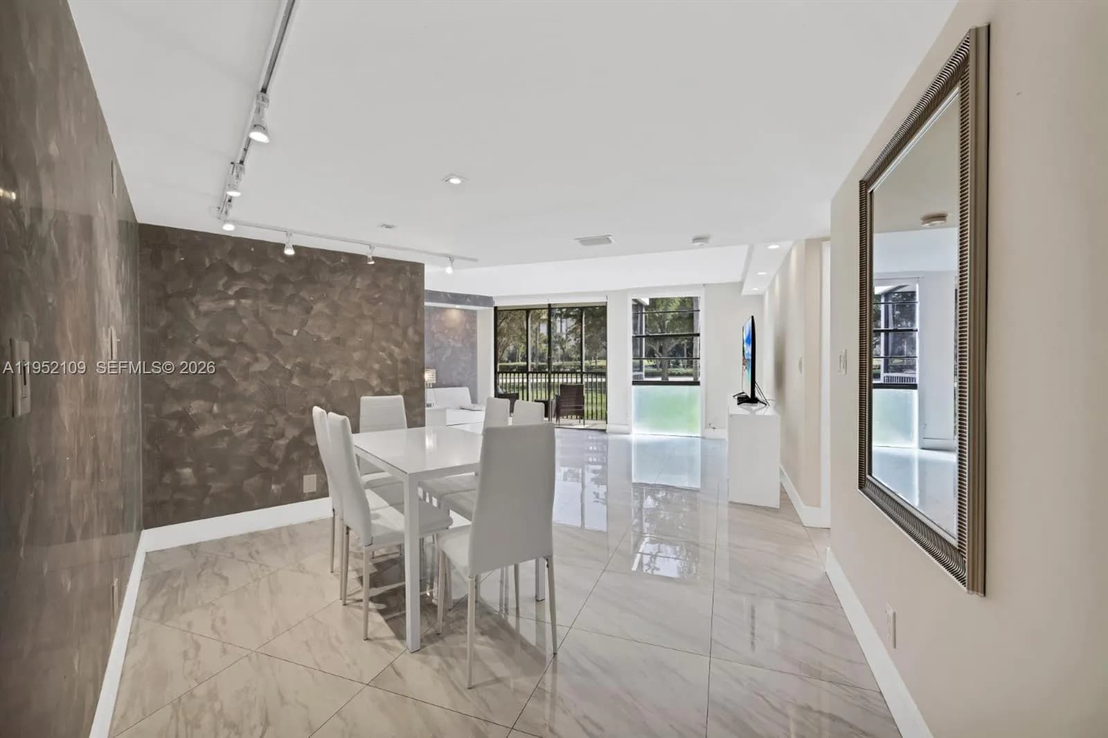 3101 N Country Club Dr # 105, Aventura FL 33180