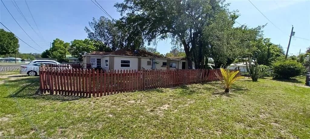 3 bedroom 2 bath for sale at 509 S Florida, Avon Park FL 33825