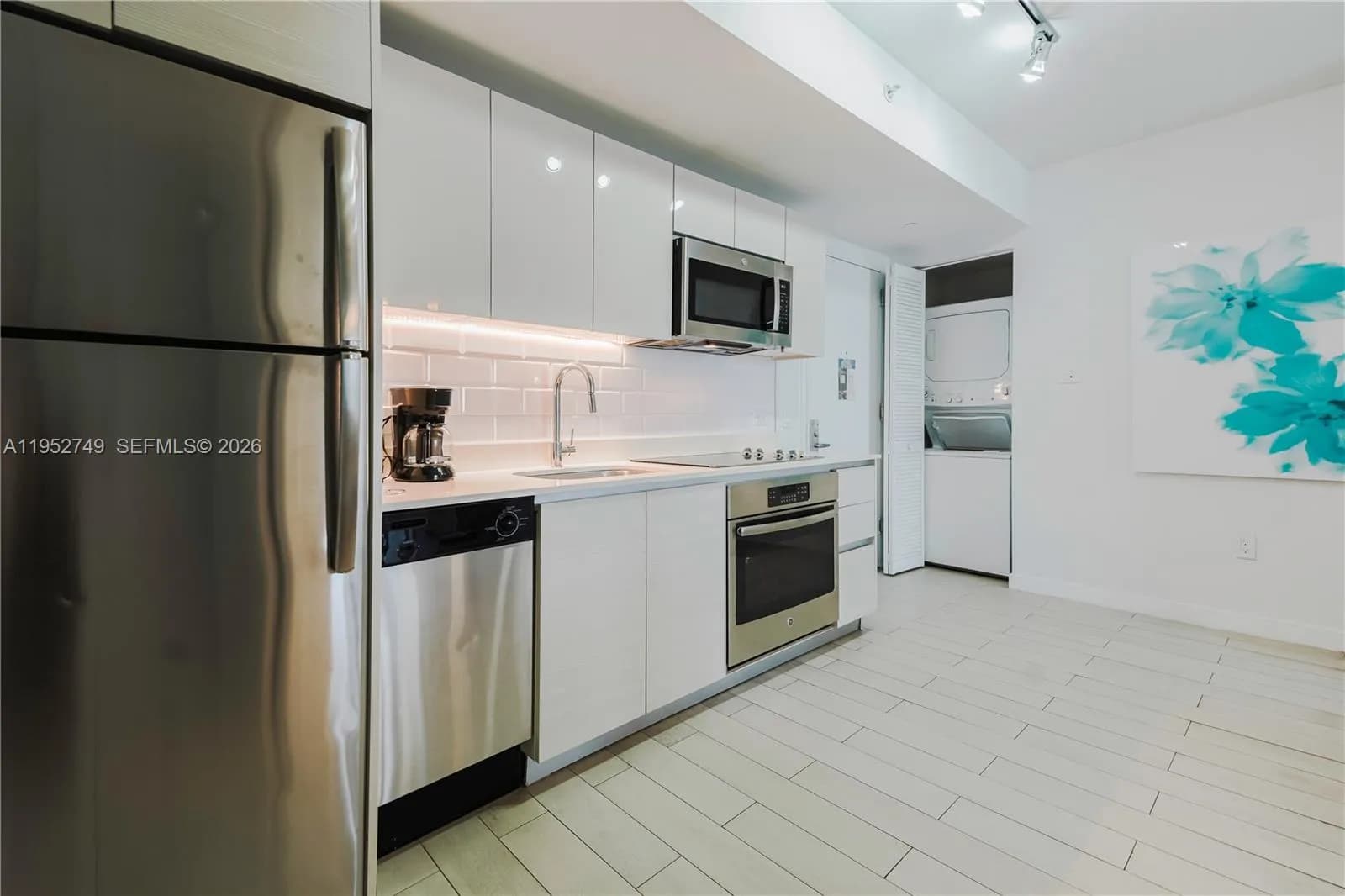 2602 E Hallandale Beach Blvd # R1905, Hallandale Beach FL 33009