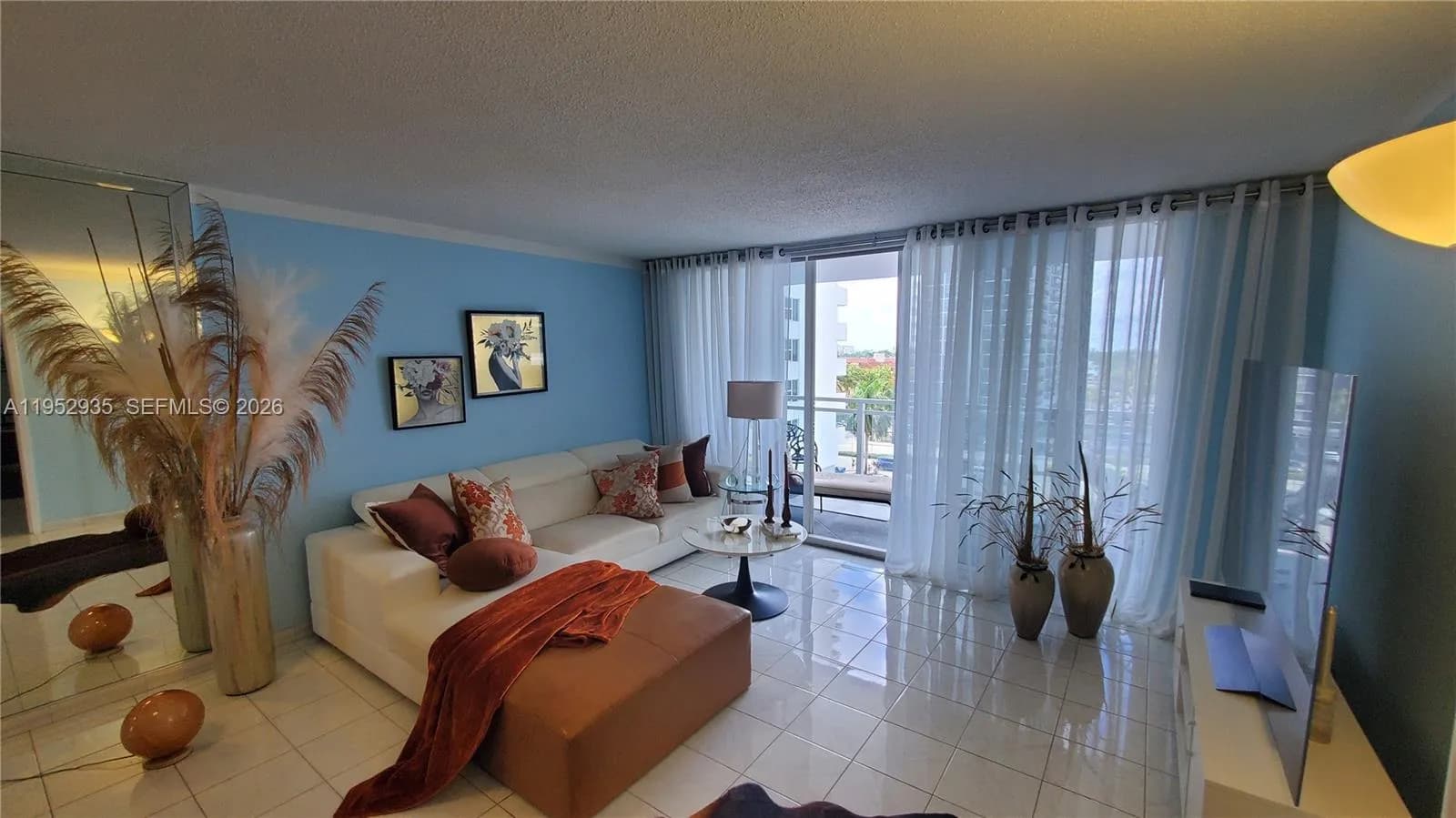 1 bedroom 1 bath for sale at 2030 S Ocean Dr # 401, Hallandale Beach FL 33009