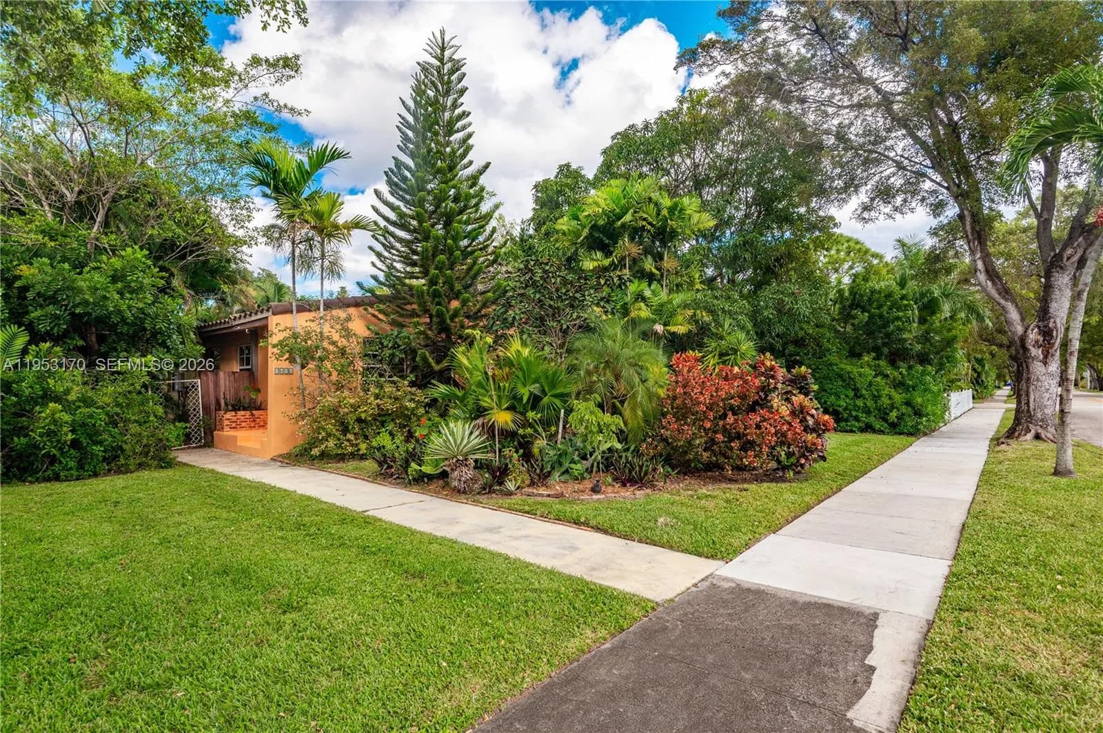 1611 Fletcher St, Hollywood FL 33020