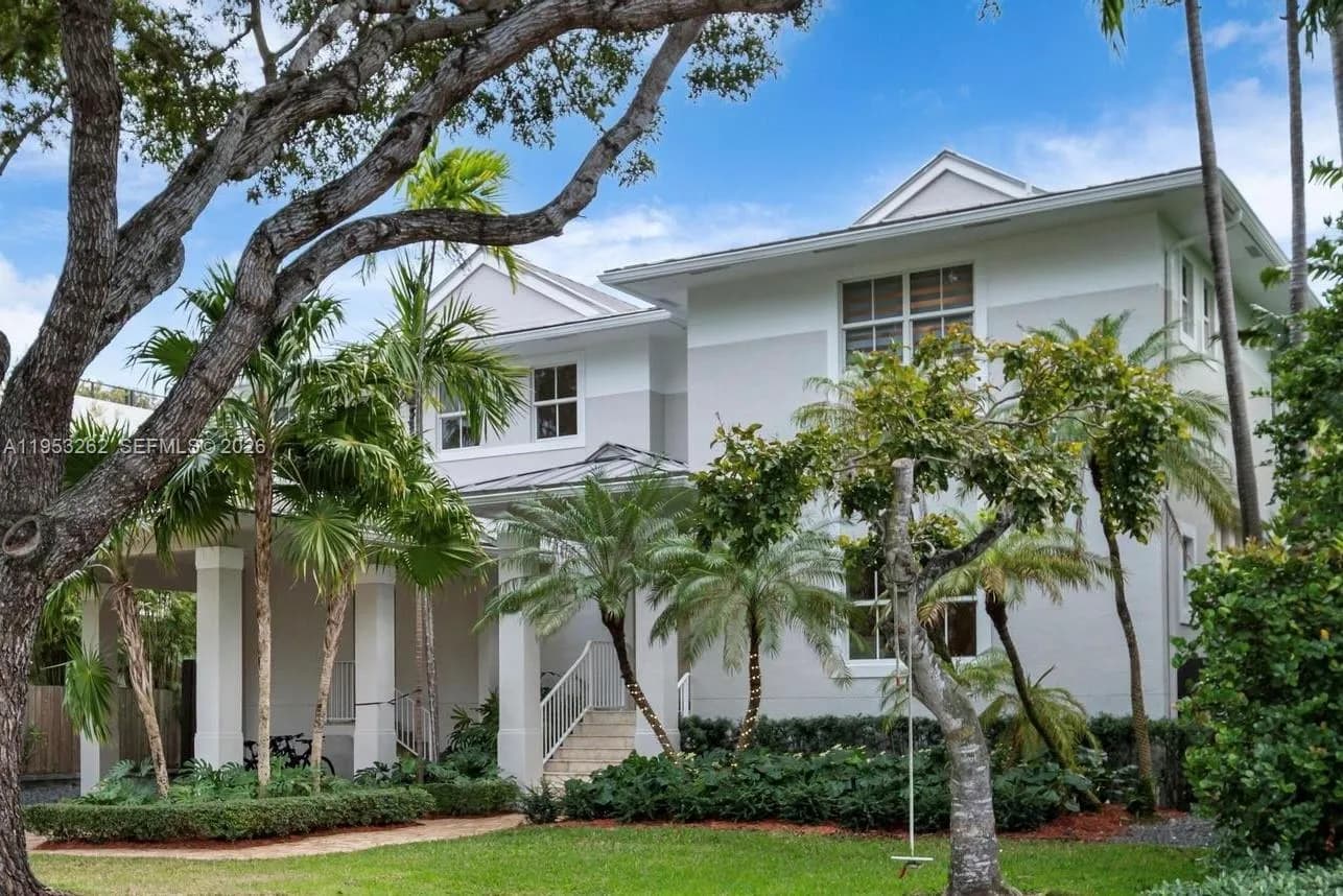 5 bedroom 5 bath for sale at 164 W Mashta Dr, Key Biscayne FL 33149