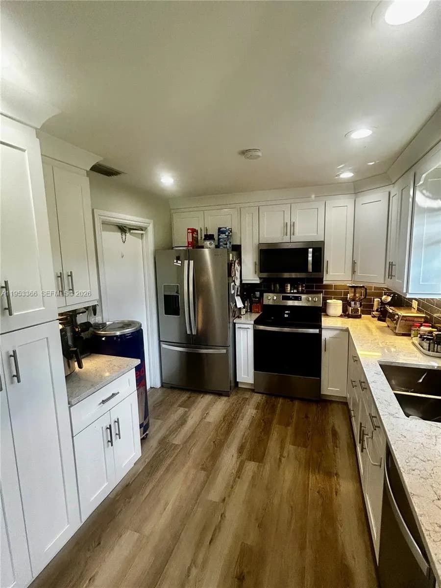 401 NW 83rd Way, Pembroke Pines FL 33024