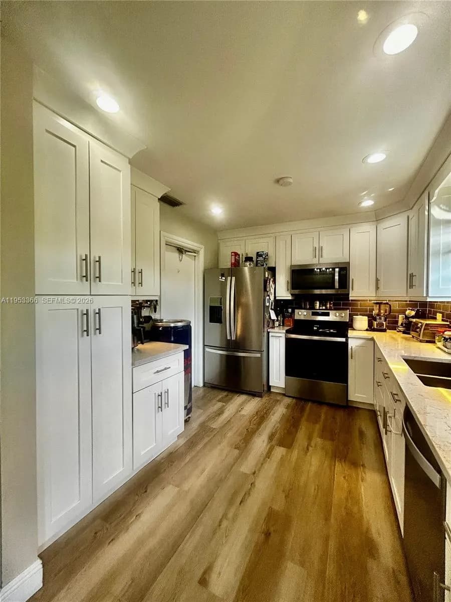 401 NW 83rd Way, Pembroke Pines FL 33024